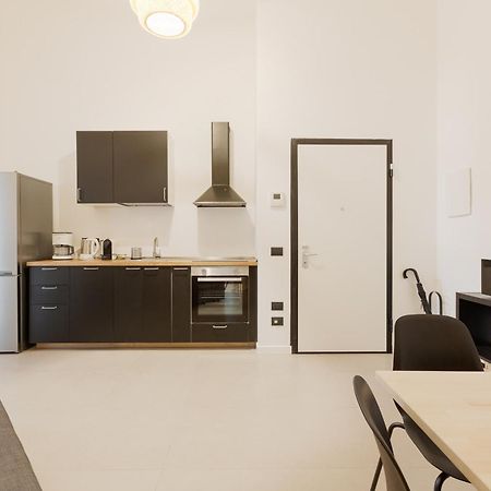Appartement Cozy Corner With Balcony And Private Garage! à Milan Extérieur photo