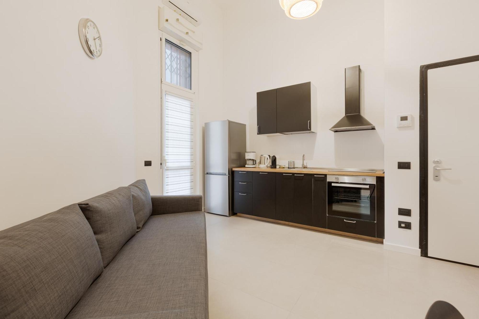 Appartement Cozy Corner With Balcony And Private Garage! à Milan Extérieur photo